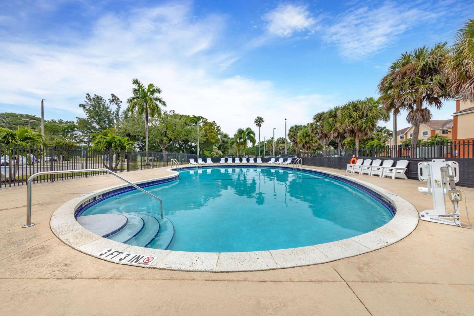 Sleep Inn Miami Airport Miami Springs Buitenkant foto